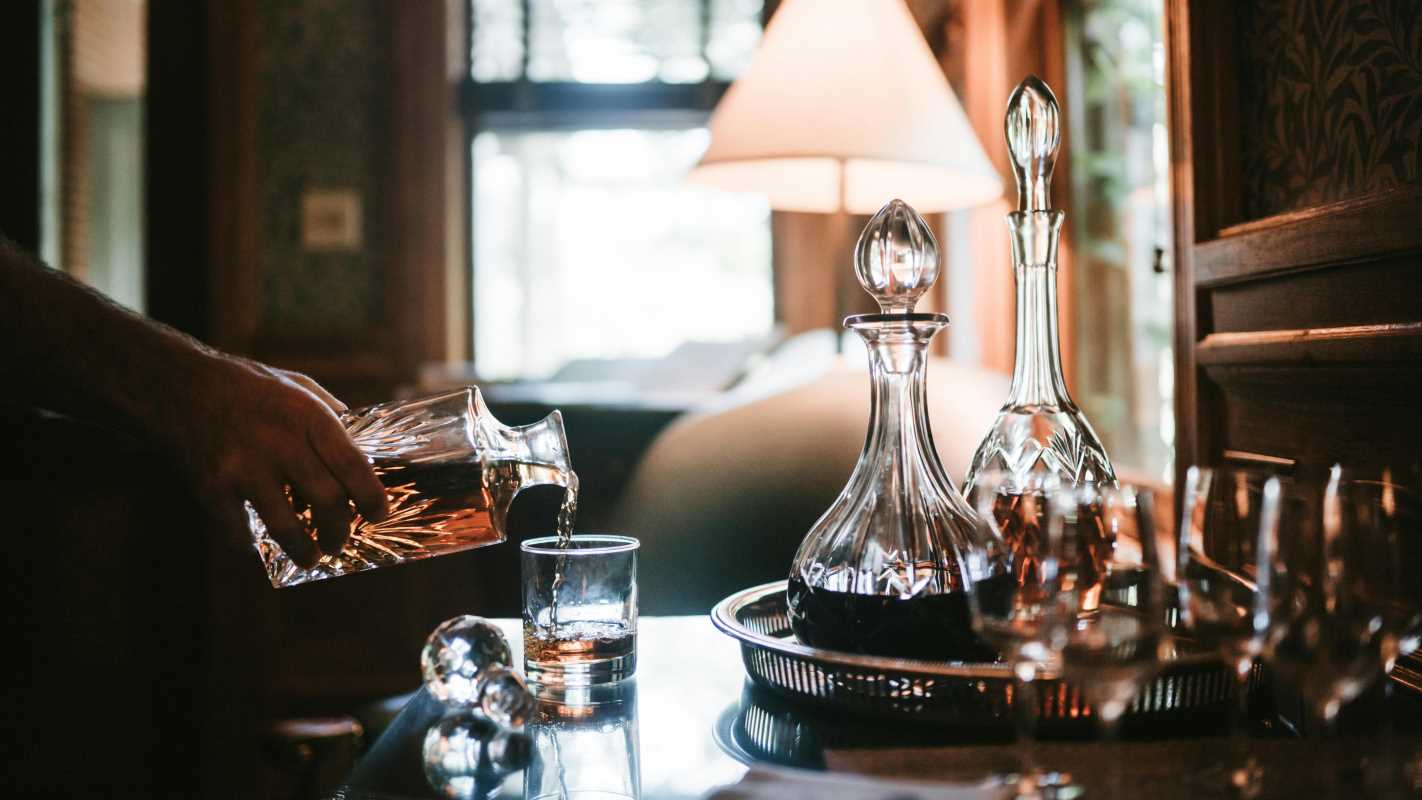 5 Genius Upgrades for Your DIY Home Bar Setup